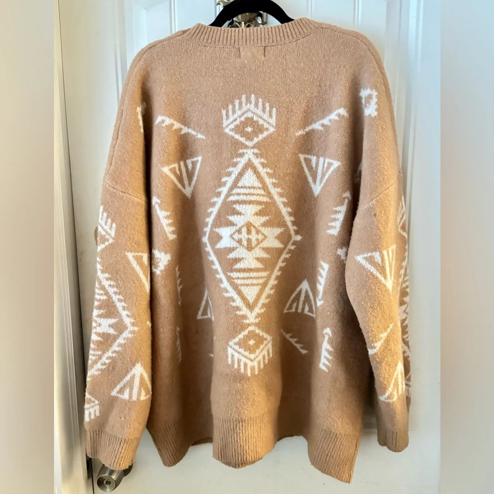 Oversized Aztec Print Sweater – Tan & White - Picture 3 of 7